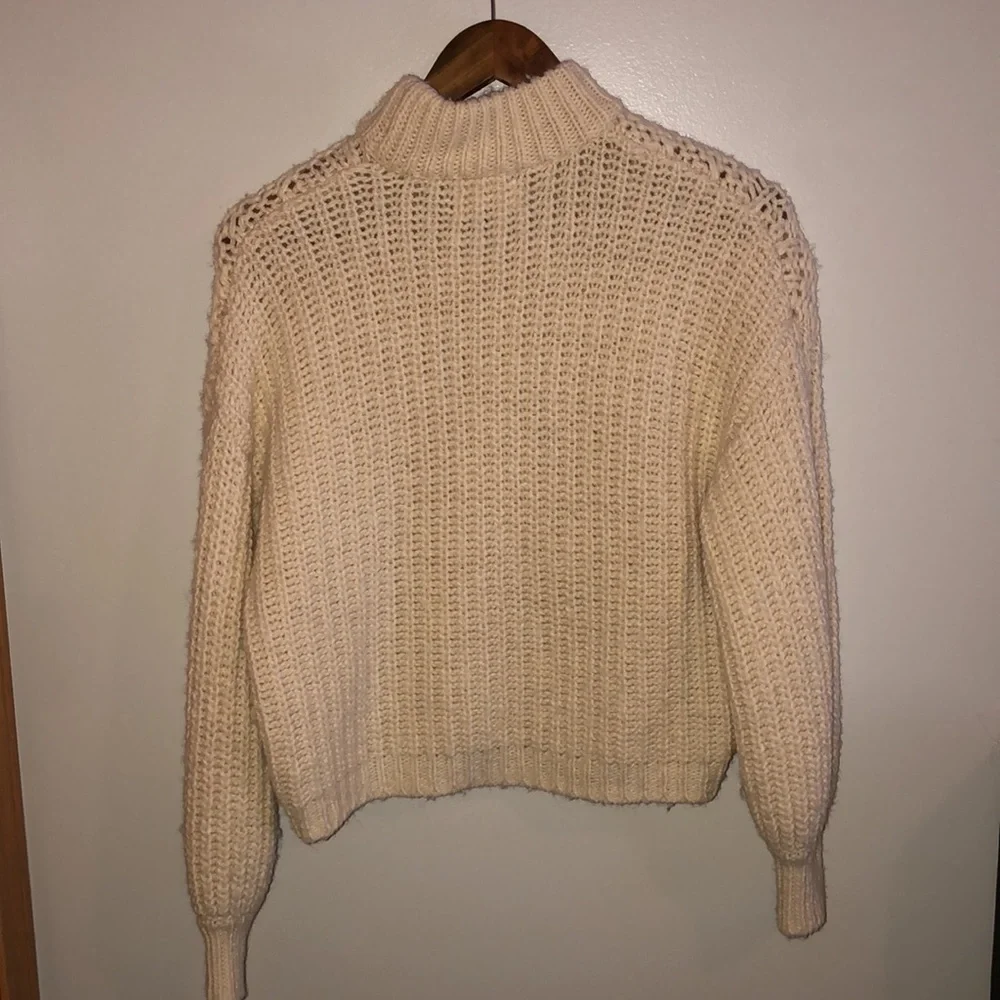 Universal Threads Sweater - Picture 3 of 3